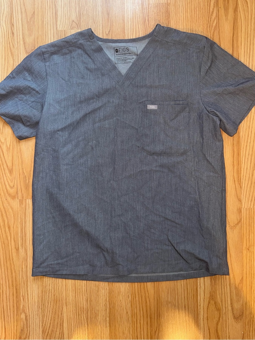 Figs Technical Collection Charcoal Gray V-Neck Scrub Top Pockets Shortsleeve